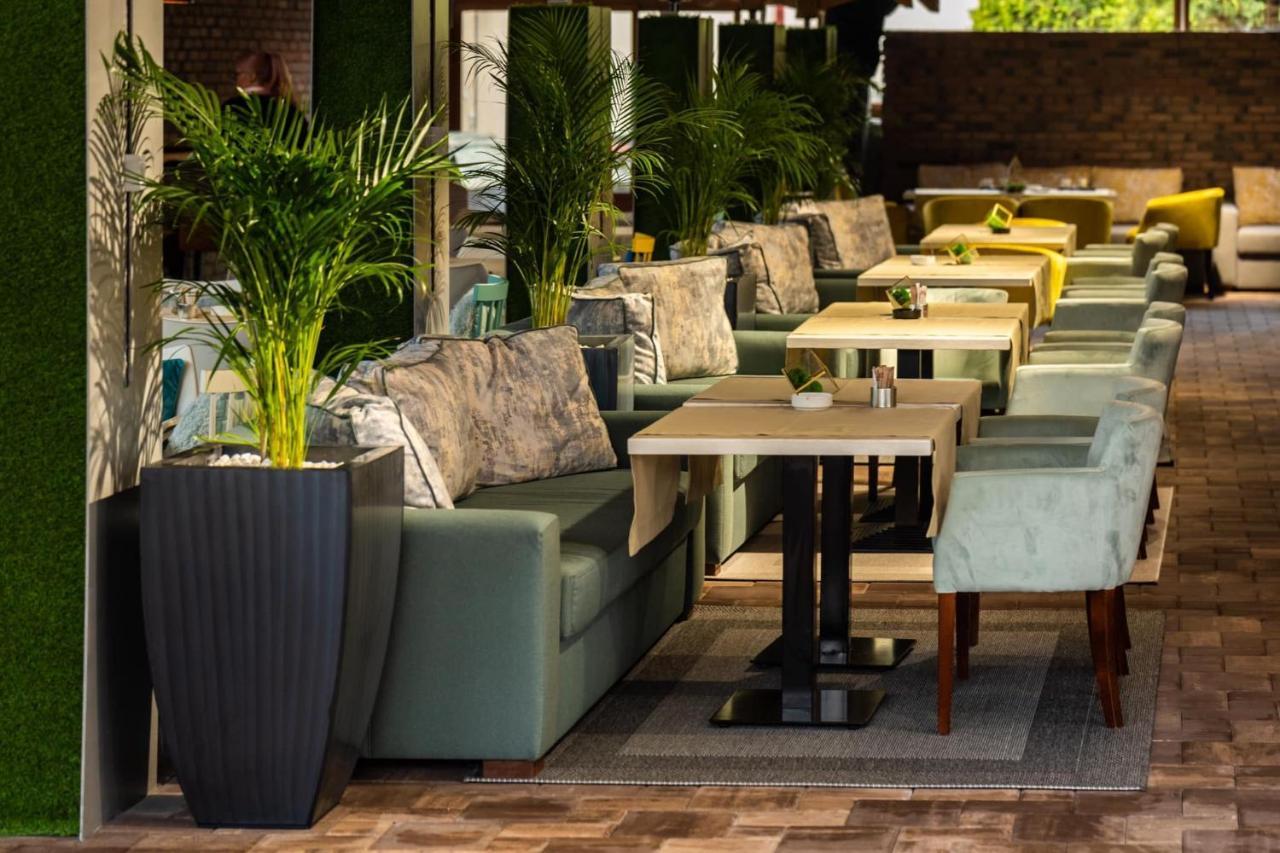 Hotel Brilliant Meses Zalău Eksteriør bilde
