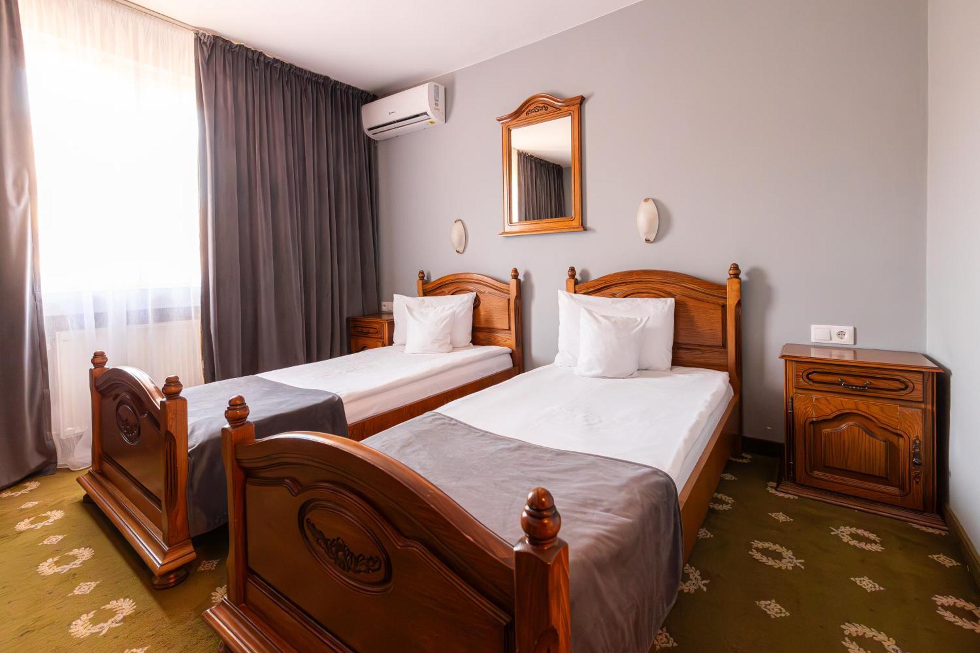 Hotel Brilliant Meses Zalău Eksteriør bilde
