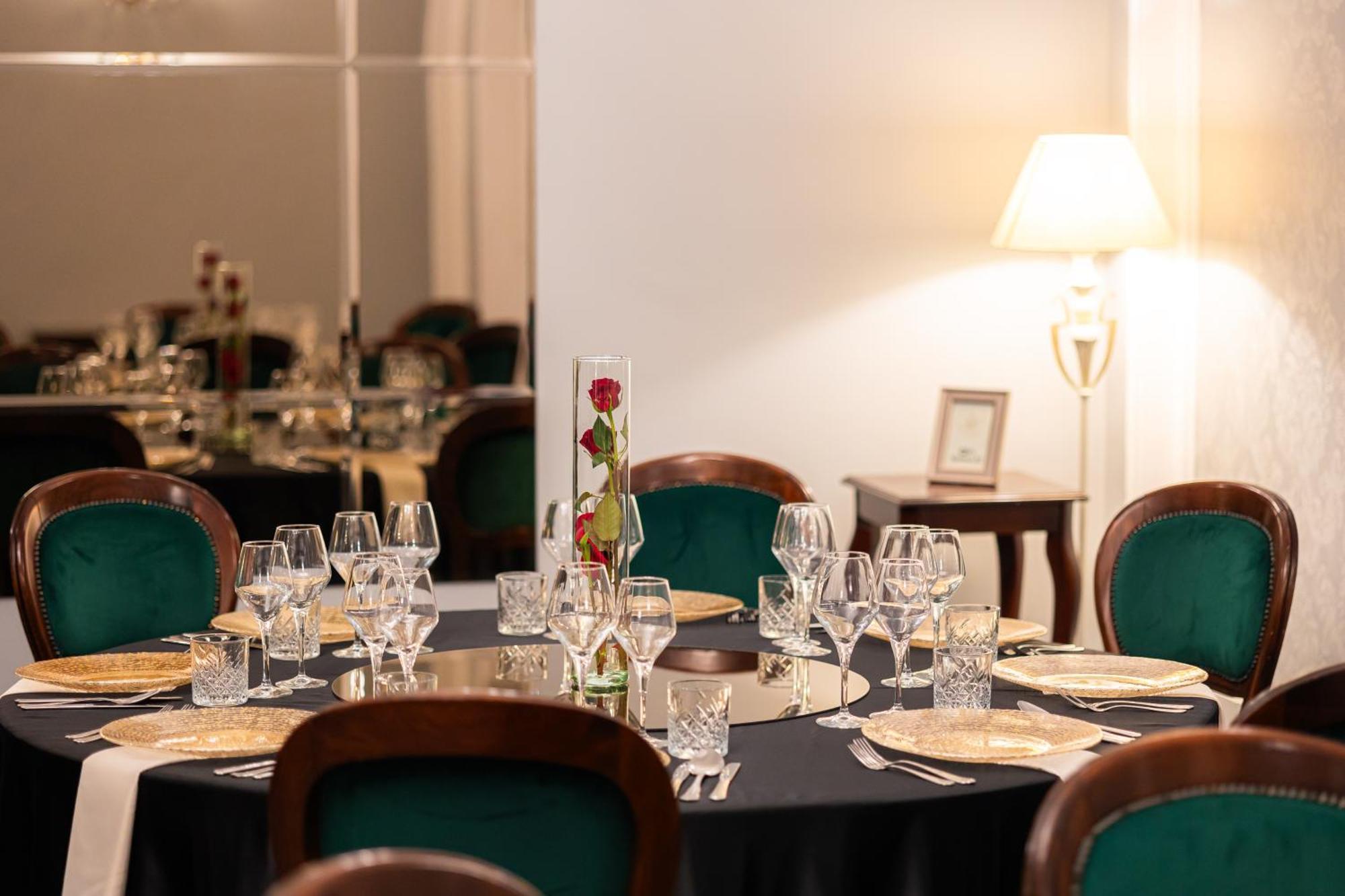 Hotel Brilliant Meses Zalău Eksteriør bilde