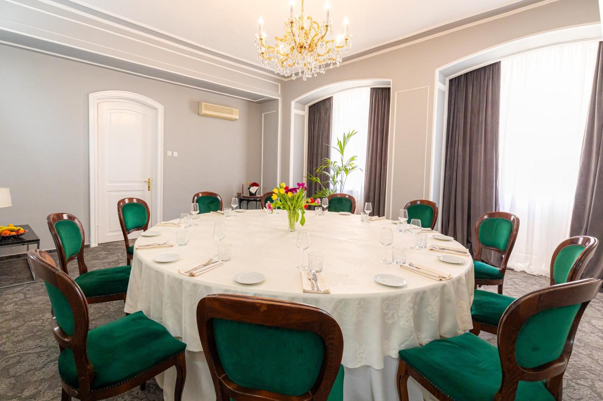 Hotel Brilliant Meses Zalău Eksteriør bilde
