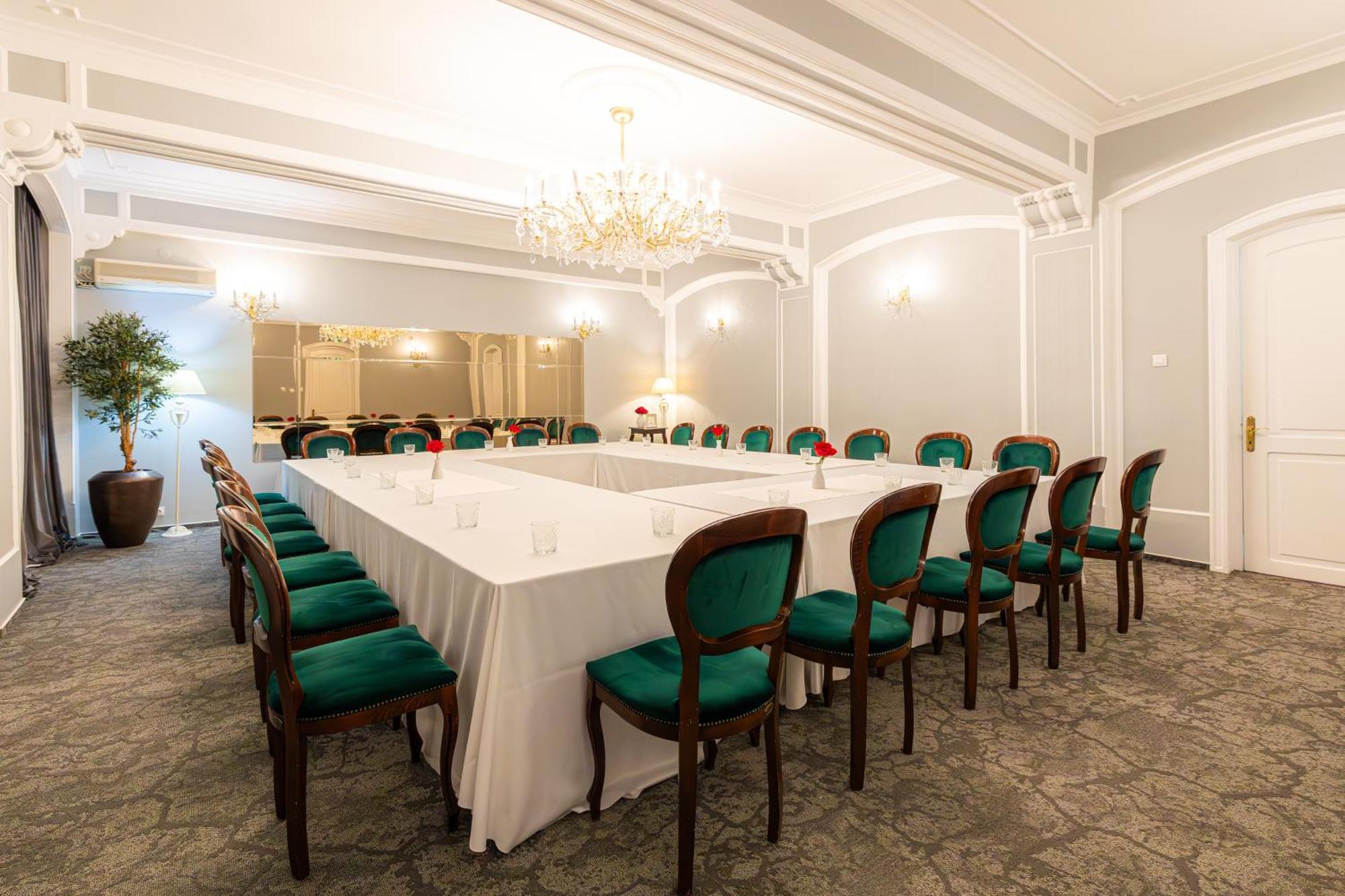 Hotel Brilliant Meses Zalău Eksteriør bilde