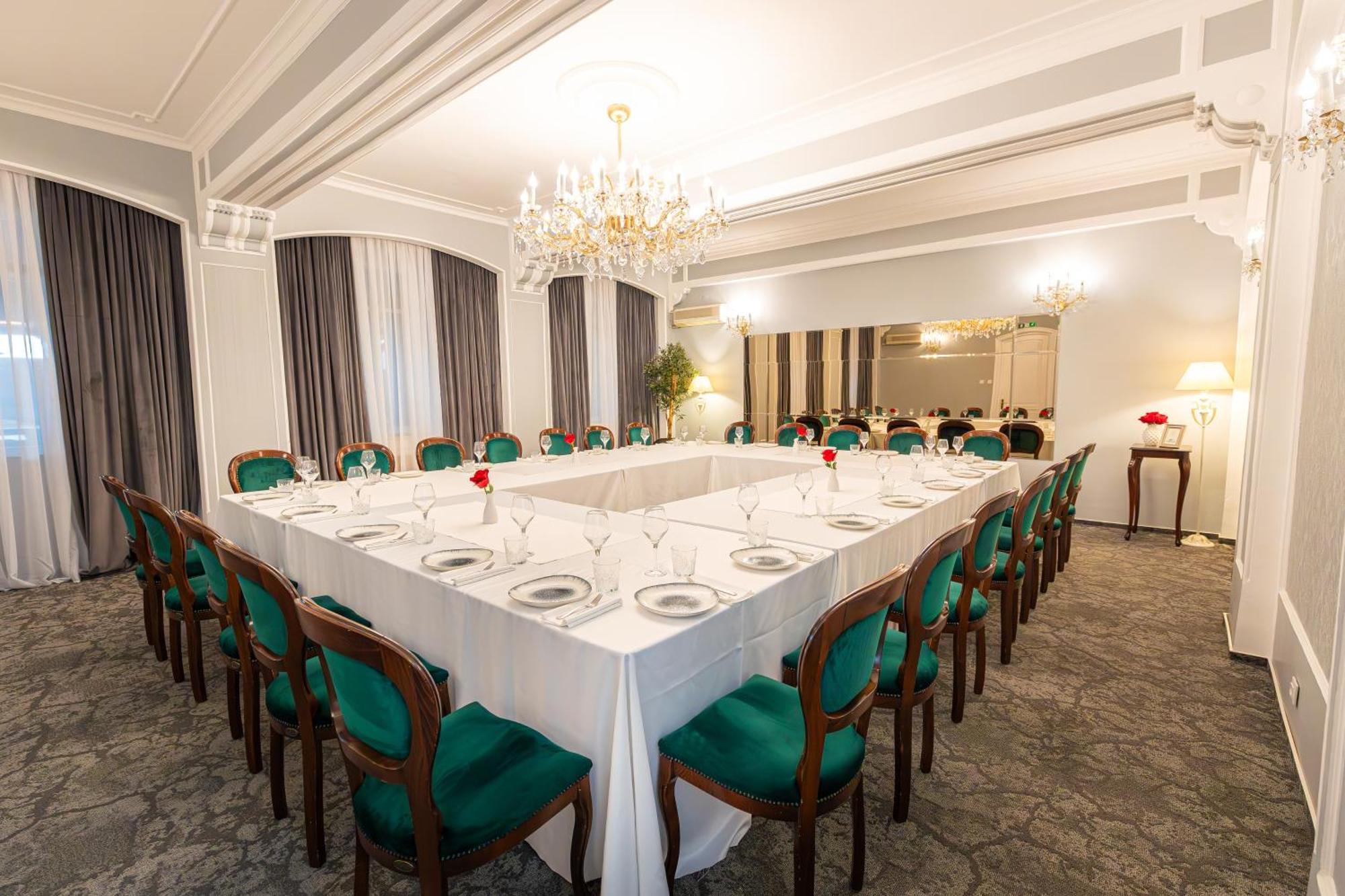 Hotel Brilliant Meses Zalău Eksteriør bilde