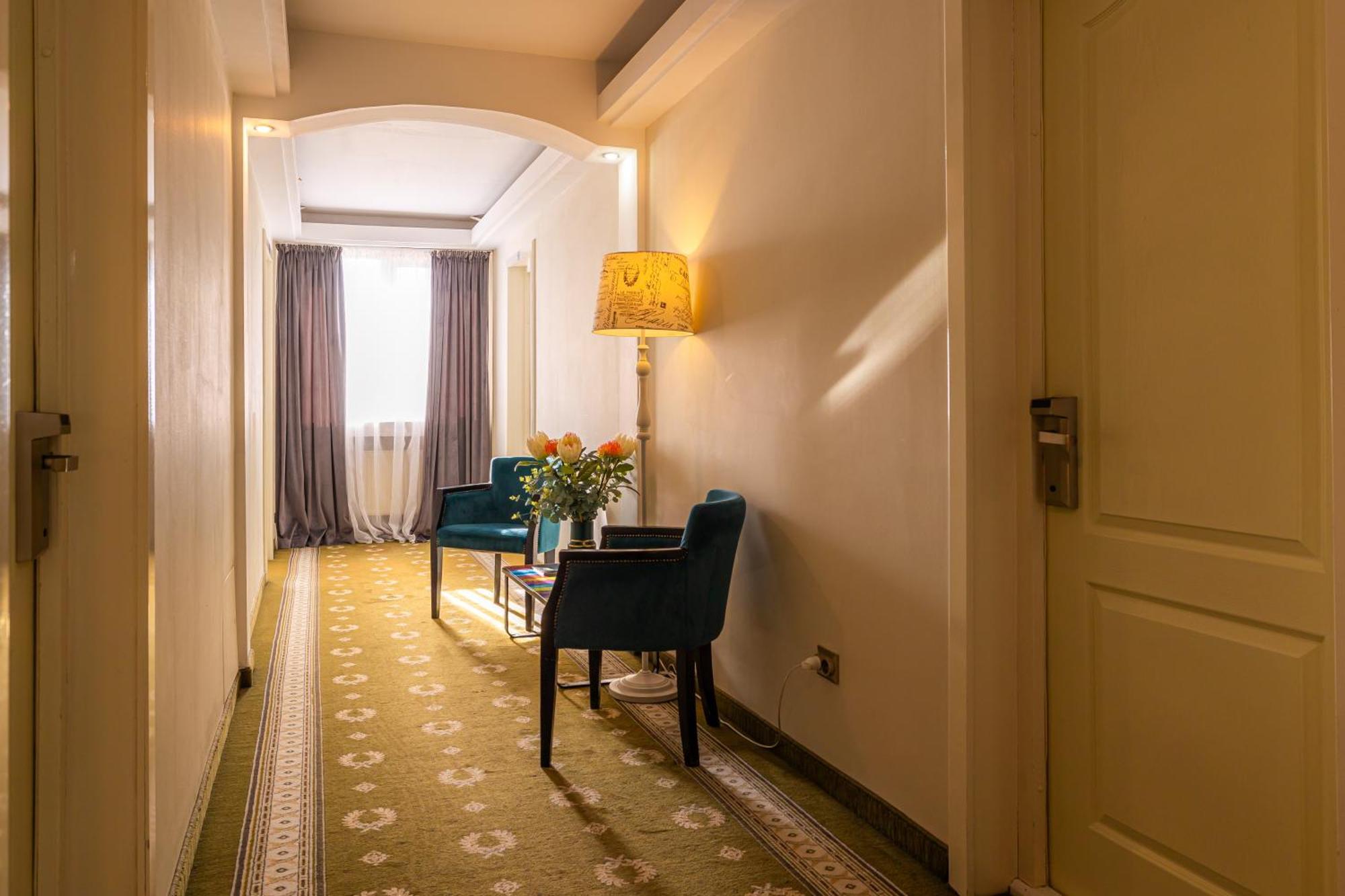 Hotel Brilliant Meses Zalău Eksteriør bilde