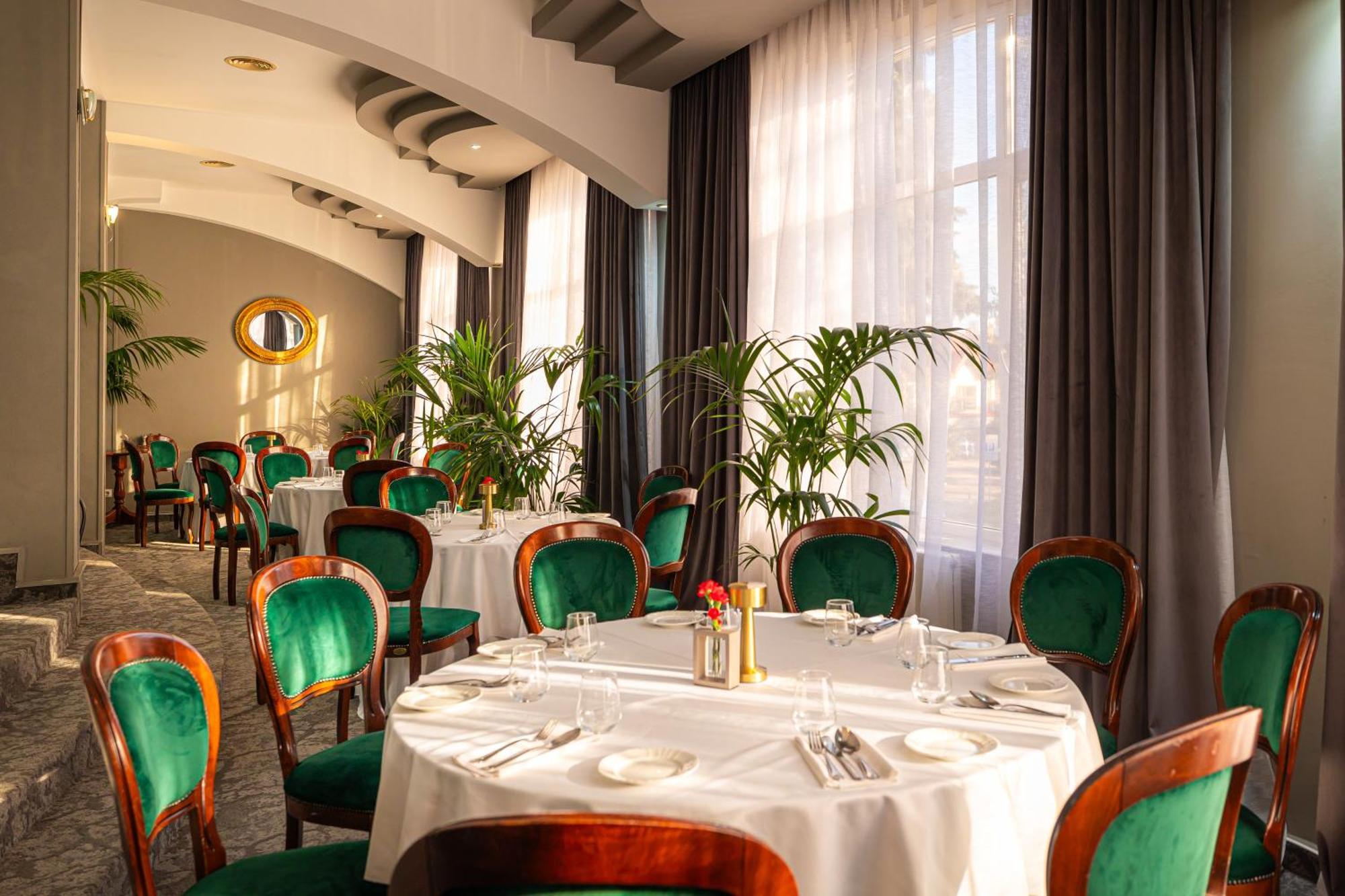 Hotel Brilliant Meses Zalău Eksteriør bilde