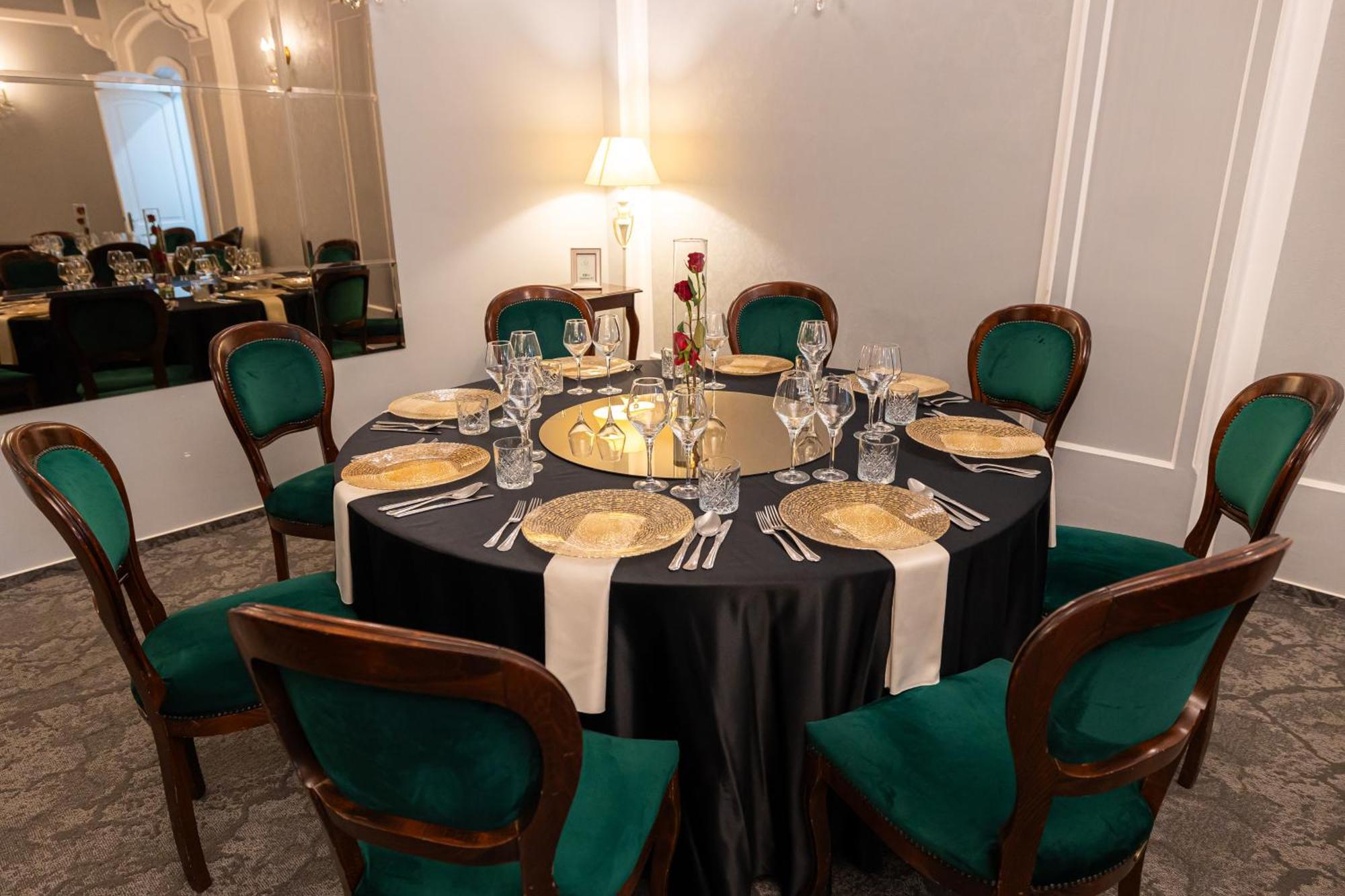 Hotel Brilliant Meses Zalău Eksteriør bilde