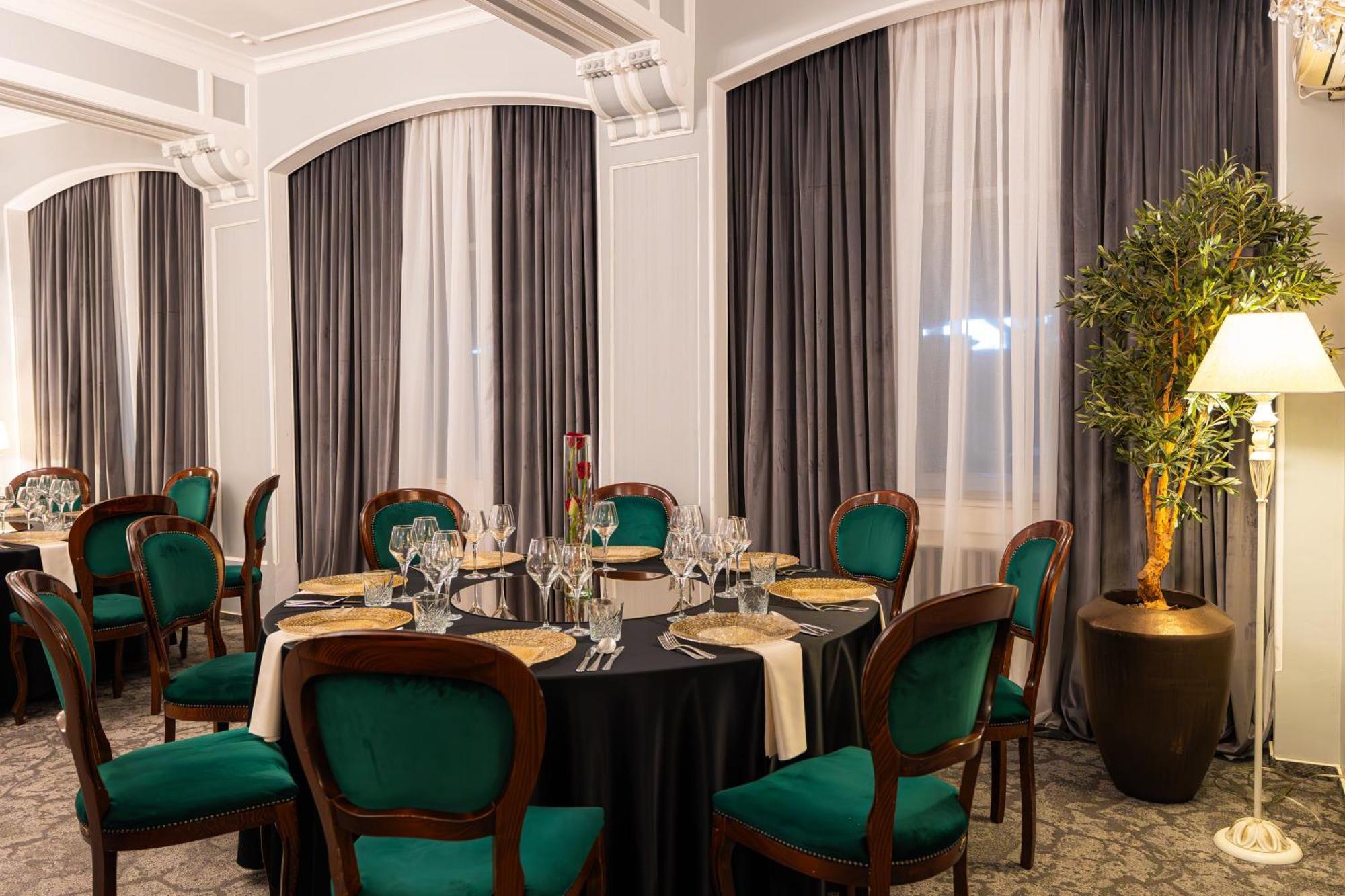 Hotel Brilliant Meses Zalău Eksteriør bilde