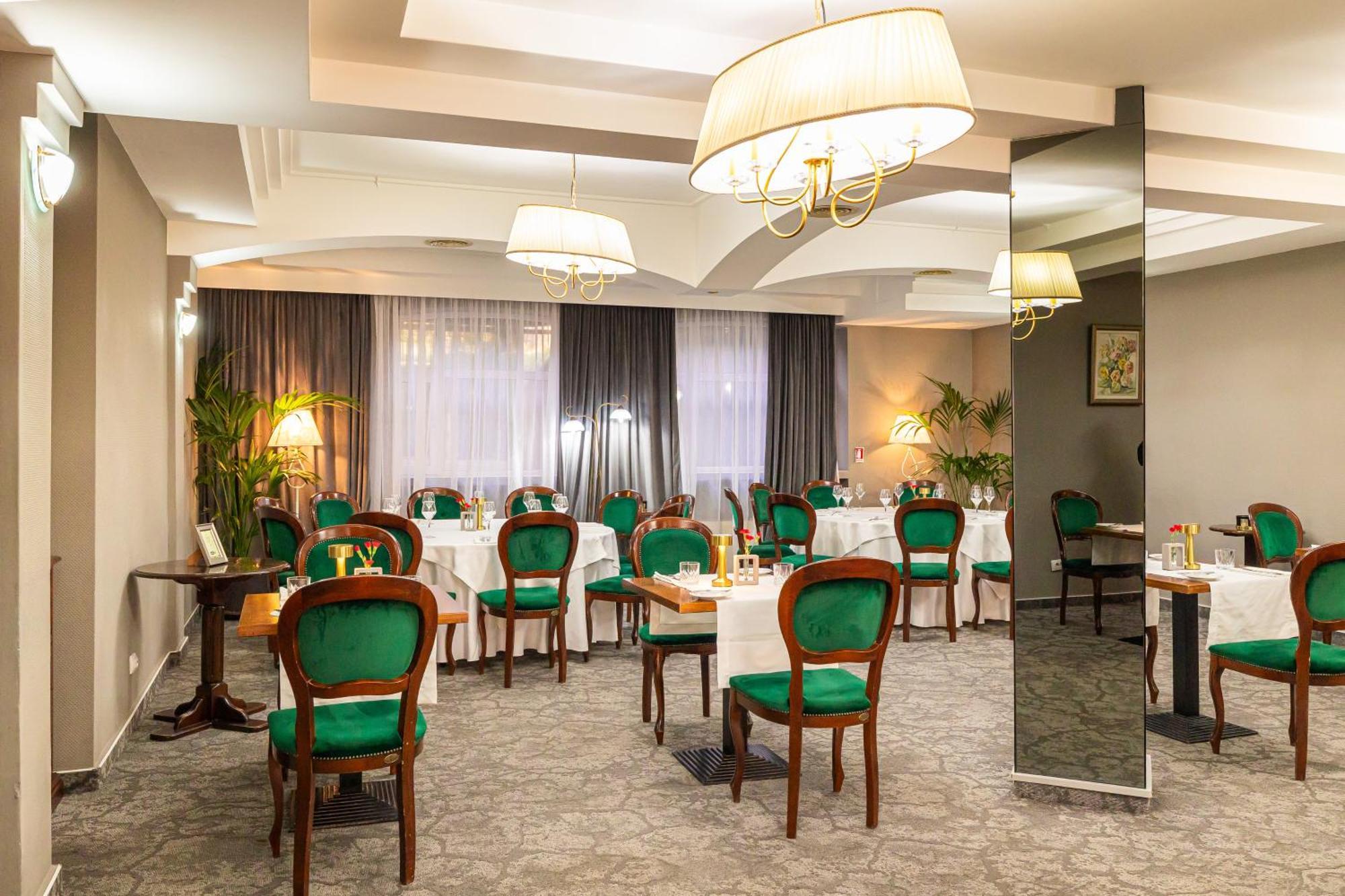Hotel Brilliant Meses Zalău Eksteriør bilde