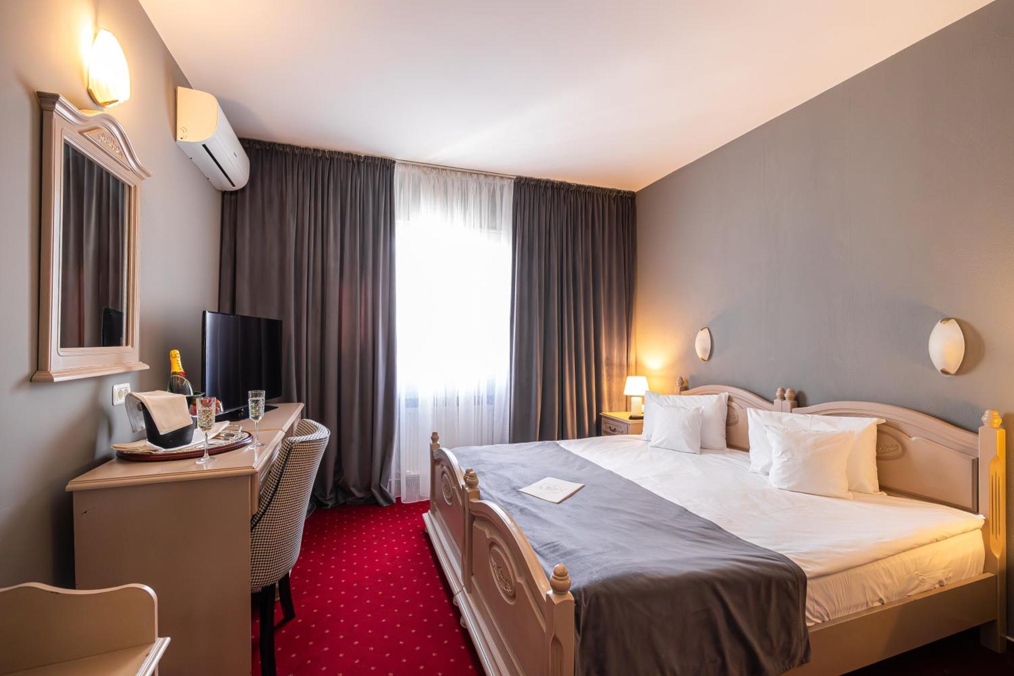 Hotel Brilliant Meses Zalău Eksteriør bilde