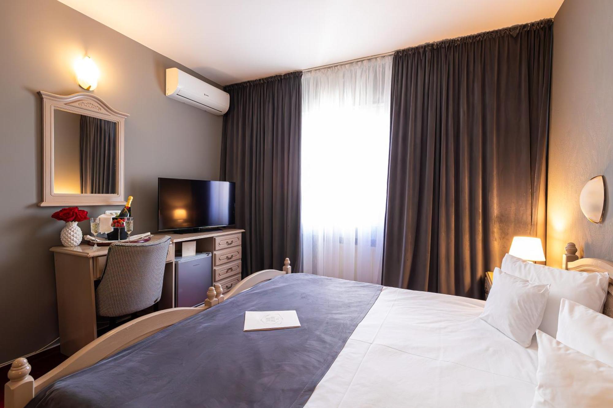 Hotel Brilliant Meses Zalău Eksteriør bilde