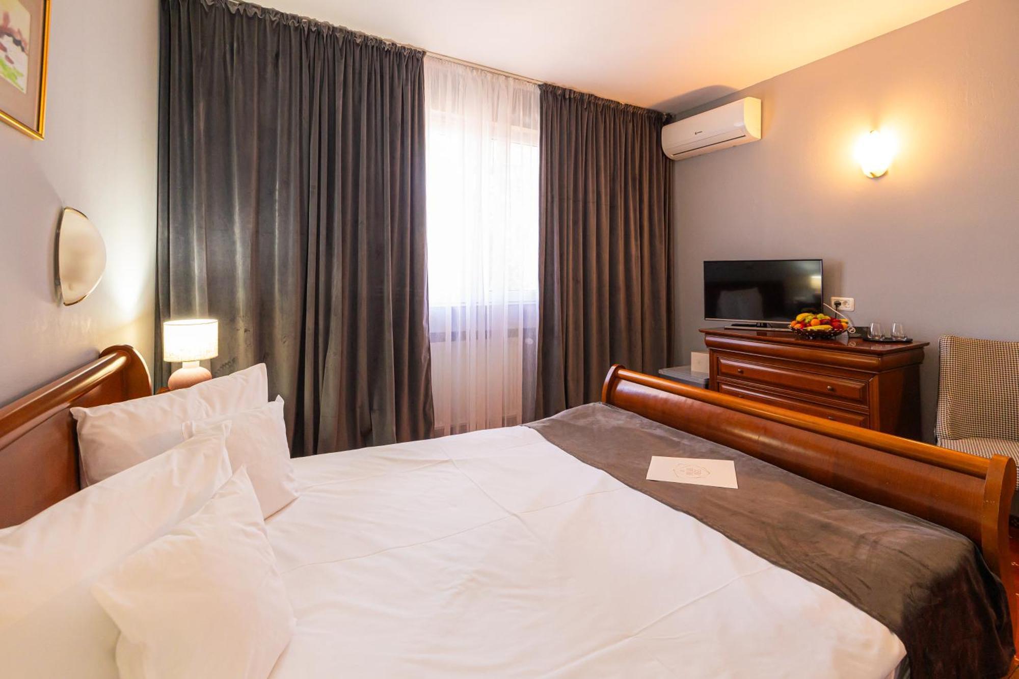 Hotel Brilliant Meses Zalău Eksteriør bilde