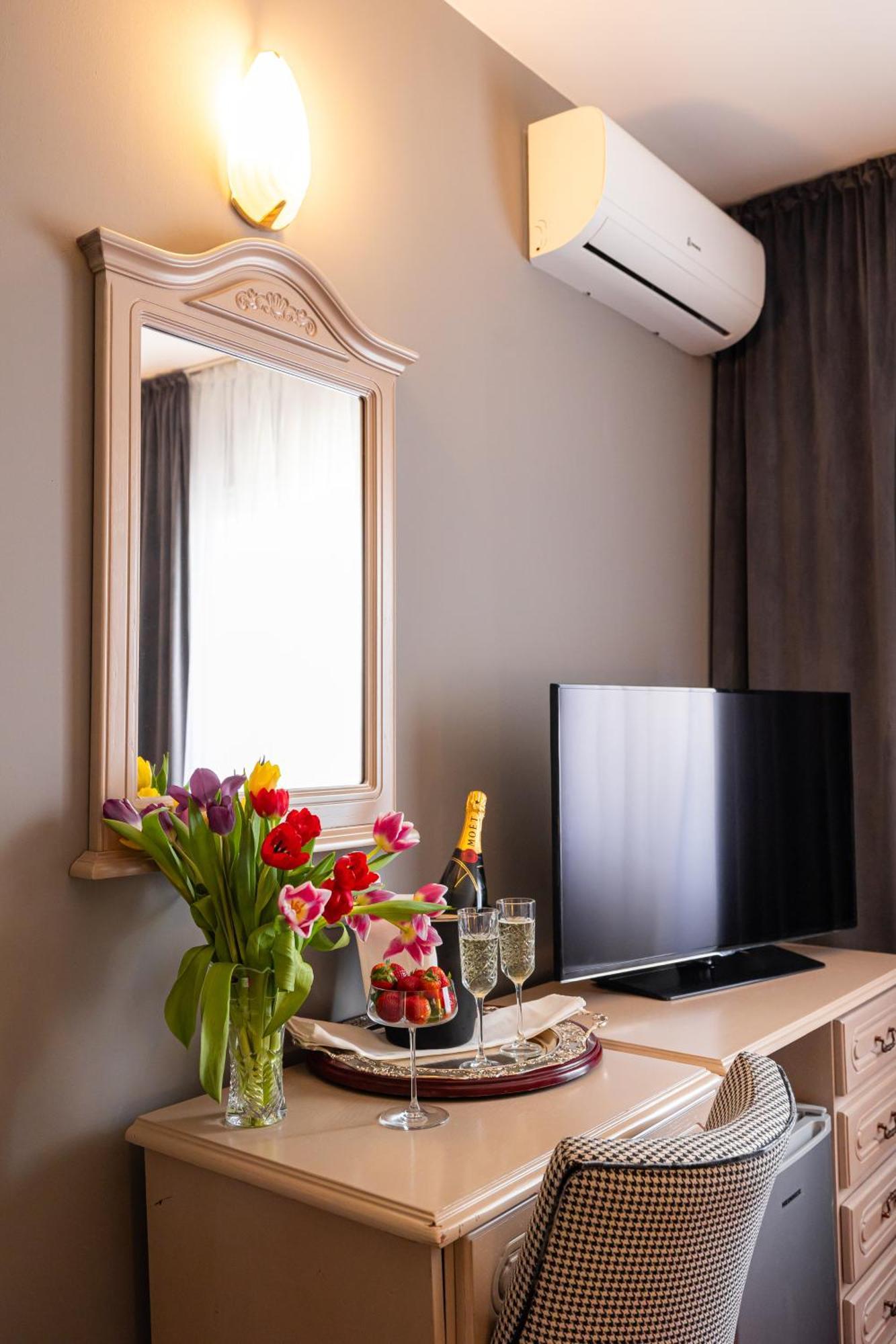 Hotel Brilliant Meses Zalău Eksteriør bilde